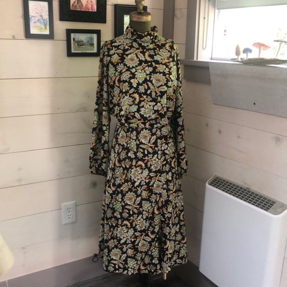 Ann Taylor Black and Cream Bishop Sleeve Sundress